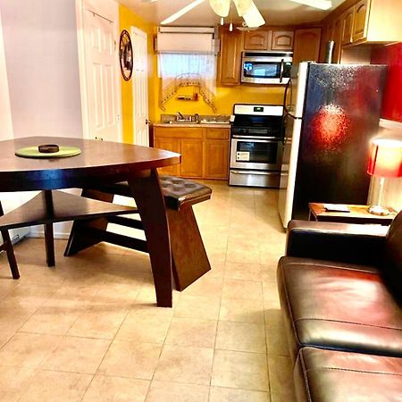 Large 3-Bedrooms/2-Bath Apt, One Block To Train Ню Йорк Екстериор снимка