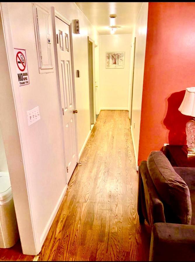 Large 3-Bedrooms/2-Bath Apt, One Block To Train Ню Йорк Екстериор снимка