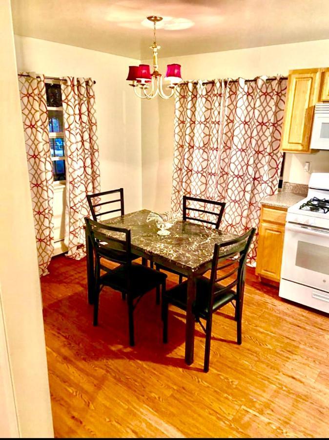 Large 3-Bedrooms/2-Bath Apt, One Block To Train Ню Йорк Екстериор снимка