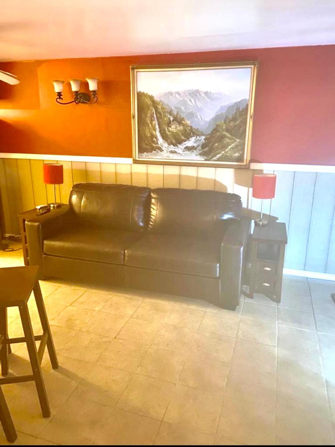 Large 3-Bedrooms/2-Bath Apt, One Block To Train Ню Йорк Екстериор снимка